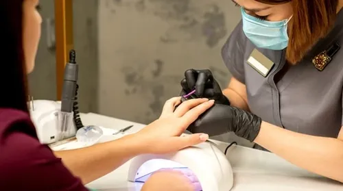 Médica explica por que esmalte com TPO oferece risco à saúde - Imagem