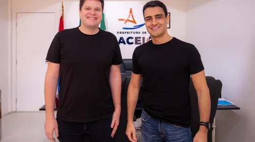 Movimentação de JHC com Albuquerque e Davi Davino reacende disputa pelo governo - Imagem