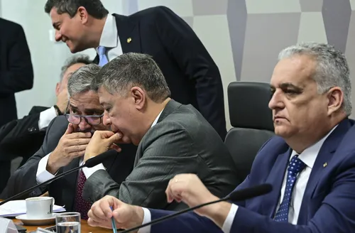CPMI aprova convocação de dez ex-presidentes do INSS