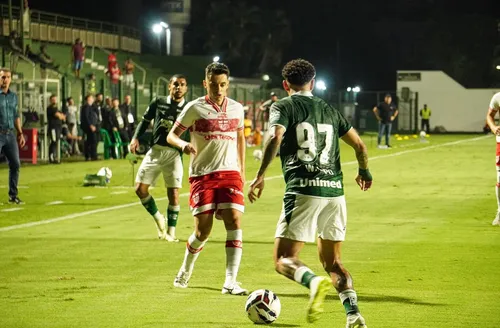 CRB sofre gol relâmpago, mas vira sobre o Goiás, na Série B
