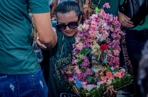 Devota segue em sua 17ª caminhada até a Catedral
