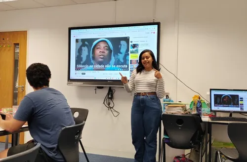 Estudante alagoana leva canção de Chico Buarque a debate internacional