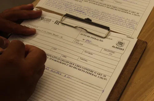 Procon multa loja de pneus em R$ 148 mil por práticas abusivas