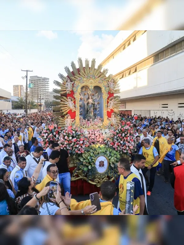 Festa de Nossa Senhora dos Prazeres leva milhares de fiéis às ruas de Maceió