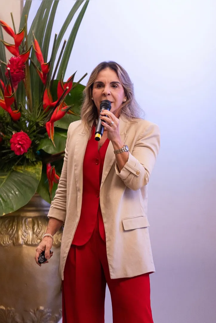 Também professora universitária, Andrea consegue conciliar trabalho, autocuidado e momentos com a família