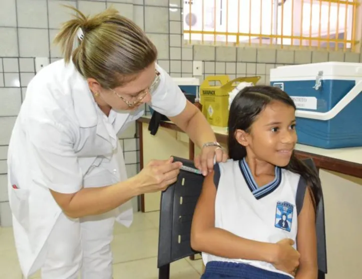 Crianças e adolescentes de até 15 anos poderão atualizar a caderneta