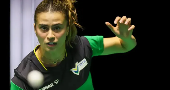 Brasileira venceu o jogo com parciais de 11/13, 11/7, 13/11 e 11/7