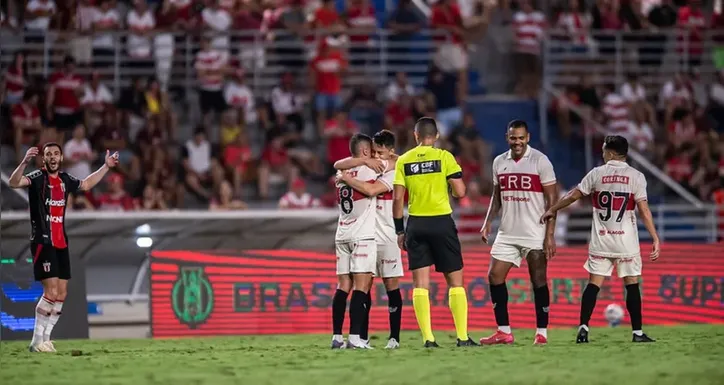 CRB é o segundo melhor mandante da Série B do Brasileiro, com apenas três derrotas sofridas