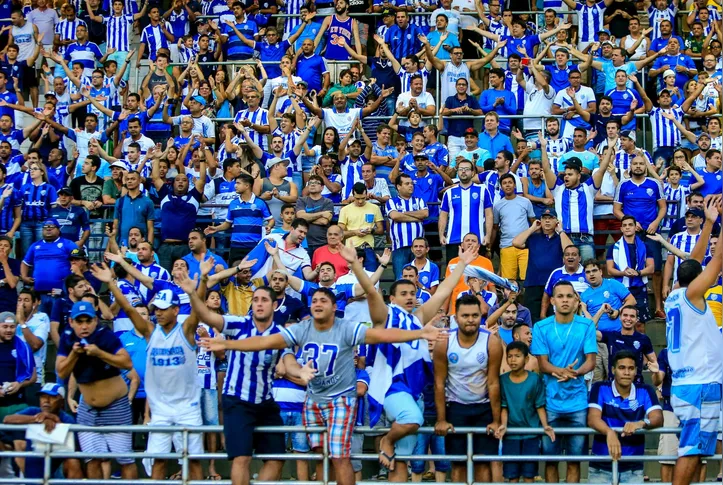 Torcida do CSA lota o Rei Pelé