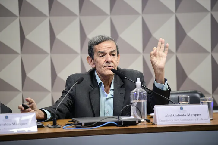 Engenheiro Abel Galindo acompanha os impactos da mineração de sal-gema em Maceió desde 2010


A finalidade da CPI é investigar, no prazo de 120 (cento e vinte) dias, com limite de despesas de R$ 120.000,00 (cento e vinte mil reais), os efeitos da responsabilidade jurídica socioambiental da empresa Braskem S.A, decorrente do caso Pinheiro/Braskem, em Maceió, Alagoas. 

Mesa: 
engenheiro civil e professor aposentado da Universidade Federal de Alagoas (Ufal), Abel Galindo Marques - em pronunciamento. 

Foto: Pedro França/Agência Senado