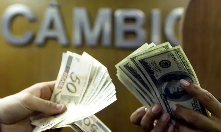 O dólar comercial encerrou essa segunda-feira (6) vendido a R$ 5,311