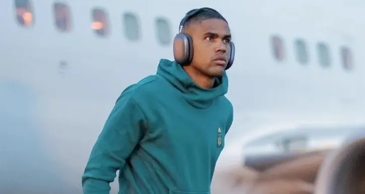Douglas Costa teve o contrato com o Sydney FC rescindido