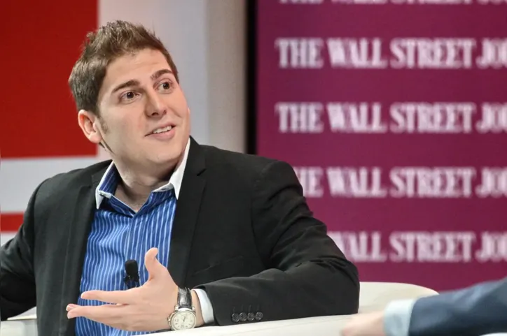 Com fortuna estimada em R$ 227 bilhões, Saverin ficou conhecido por ser sócio de Mark Zuckerberg