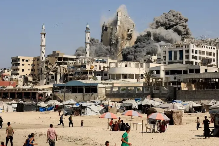 Bombardeios atingiram vários prédios residenciais em Gaza