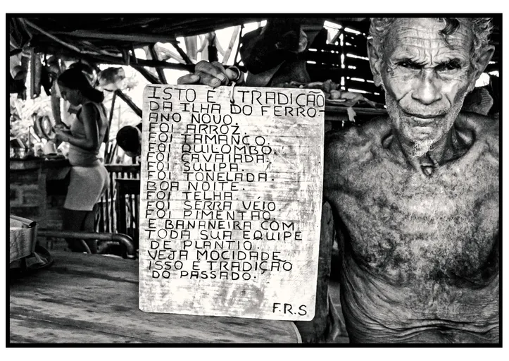 Imagem ilustrativa da imagem Fotografias de Celso Brandão reencontram comunidade da Ilha do Ferro após 40 anos