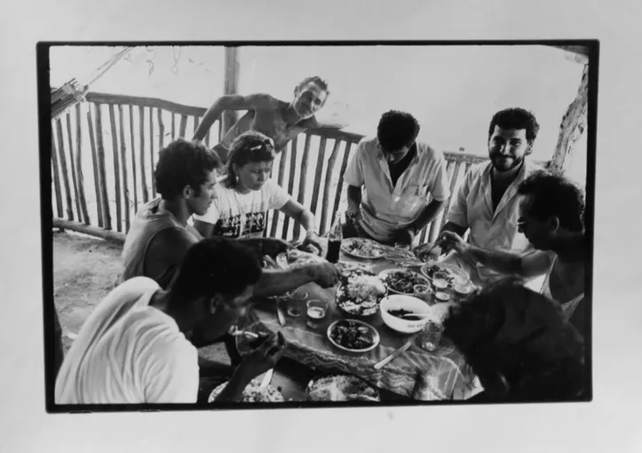 Imagem ilustrativa da imagem Fotografias de Celso Brandão reencontram comunidade da Ilha do Ferro após 40 anos