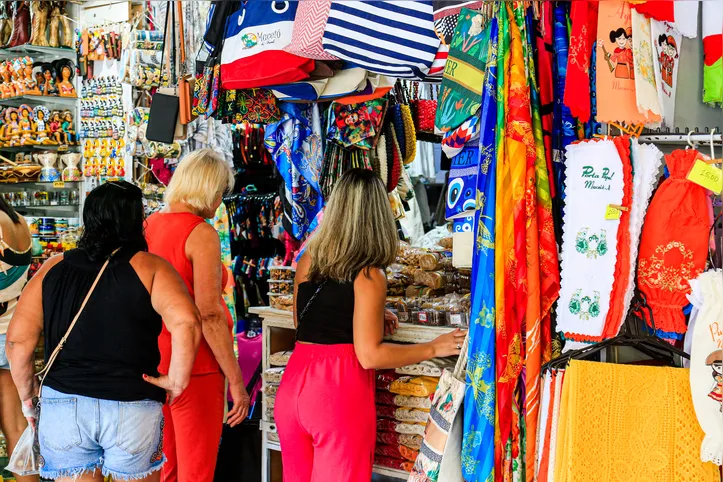 Na região Nordeste, onde mais se gasta com viagens, o valor médio foi calculado em R$ 2.523