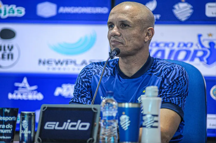 De volta ao CSA, técnico Higo Magalhães disse estar feliz: “Minha família é apaixonada pelo clube”