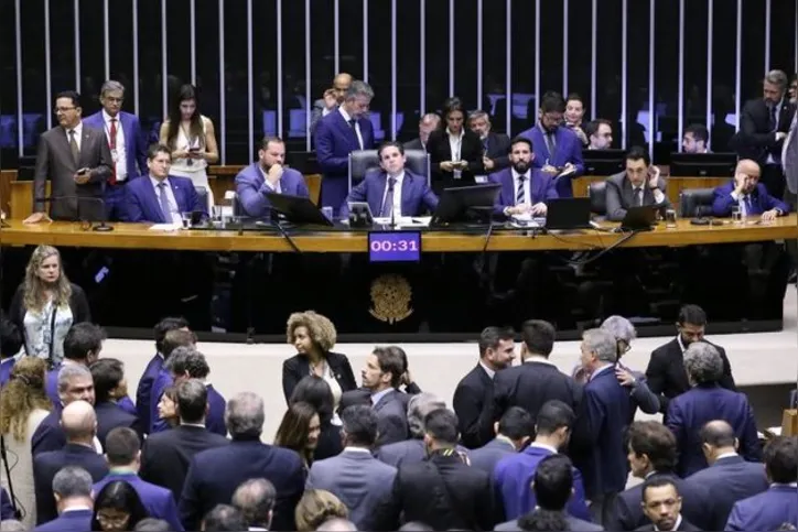 Imagem ilustrativa da imagem IR: por unanimidade, Câmara aprova isenção para quem ganha até R$ 5 mil
