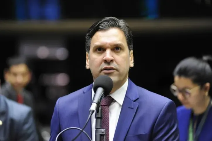 Isnaldo Bulhões promete luta para manter cadeiras de Alagoas após veto de Lula