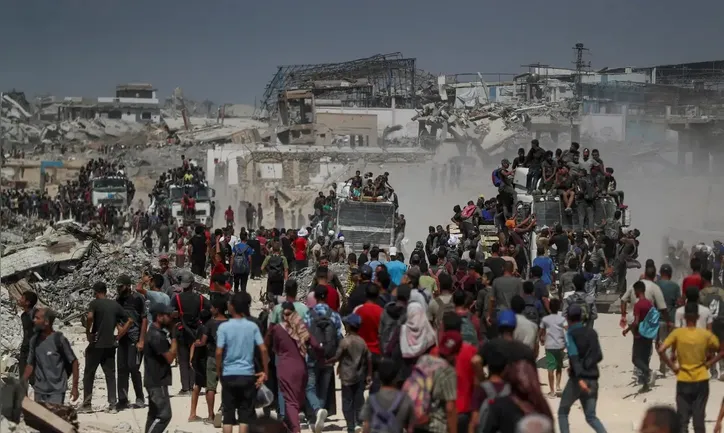 Milhares de palestinos estão deixando a Cidade de Gaza após a nova ofensiva dos israelenses