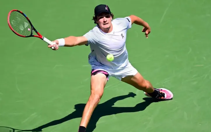 Brasileiro João Fonseca na vitória em sua estreia do US Open