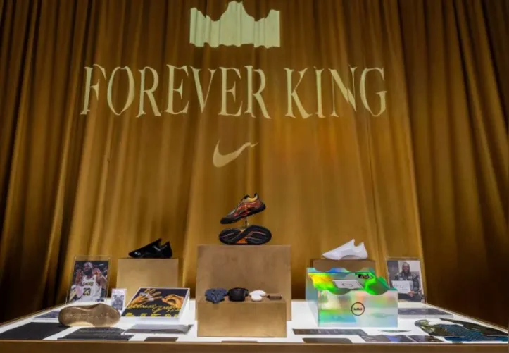 Imagem ilustrativa da imagem LeBron James lança 23° tênis pela Nike e revela Air Force 1 inédito
