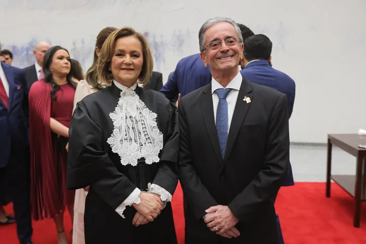 Presidente do Tribunal de Justiça de Alagoas (TJAL), o desembargador FÁBIO BITTENCOURT prestigiou a posse da ministra MARLUCE CALDAS, na última quinta-feira, no Superior Tribunal de Justiça (STJ), em Brasília