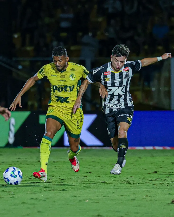 Reinaldo em partida histórica com o Santos