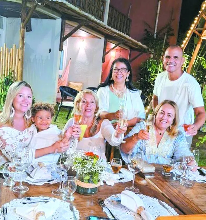 Imagem ilustrativa da imagem Paulo Calviello convidando arquitetos e afins para evento no Vila Rosa Café