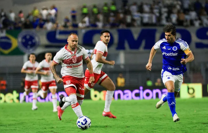 CRB vem de derrota e eliminação para o Cruzeiro, na Copa do Brasil, e vai focar agora na Série B