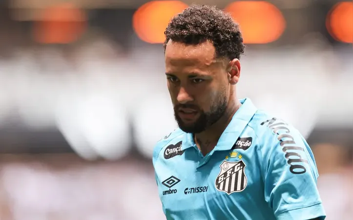 Atacante Neymar ainda não sabe se continuará no Santos