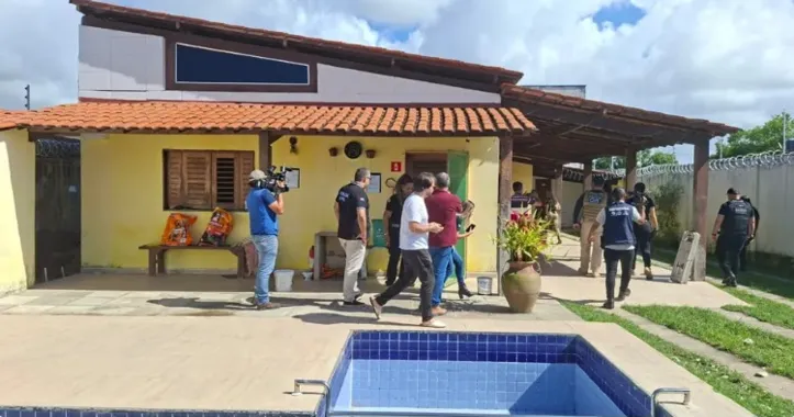 Clínica é alvo de investigação policial.