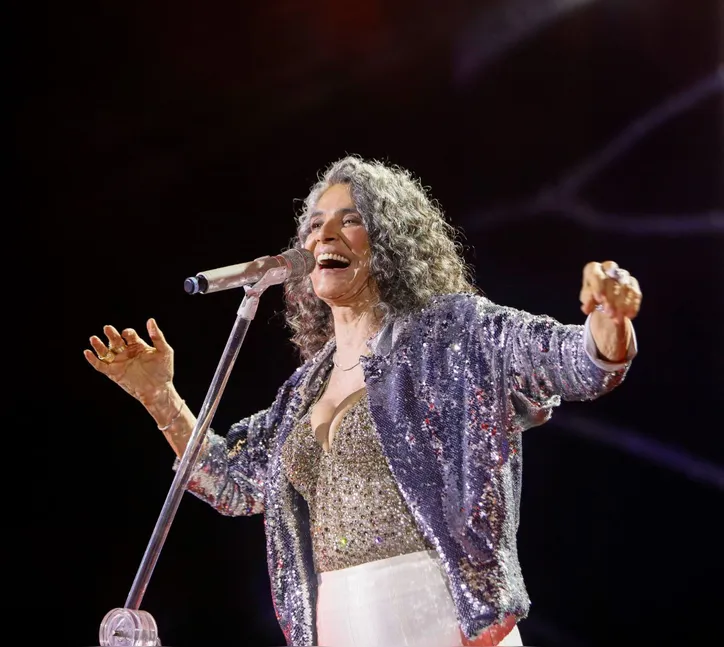 Imagem ilustrativa da imagem Simone canta o agora em show que chega a Maceió neste domingo