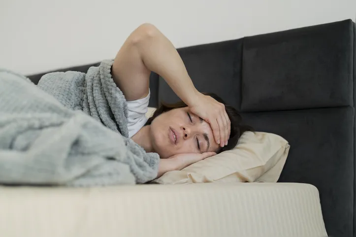 Acordar com dor de cabeça é um indício de que algo está errado