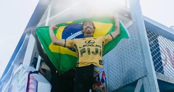 Yago Dora é campeão mundial em Fiji