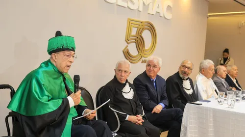 Milton Hênio recebe título de Doutor Honoris Causa do Cesmac - Imagem