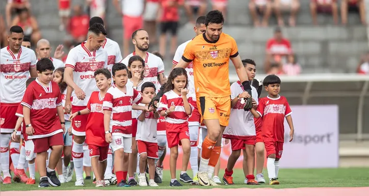 Matheus Albino tem um nível de atuação melhor do que o de goleiros de clubes da elite nacional