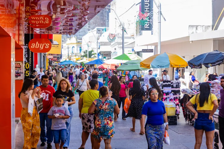 Alagoas tem 214,3 mil trabalhadores que utilizam a caminhada para se deslocar até o trabalho