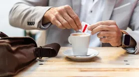 Trocar açúcar por adoçante emagrece? Especialista explica