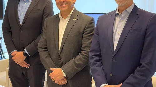 Alcon lança em Maceió o primeiro tratamento refrativo totalmente personalizado: WaveLight® Plus - Imagem