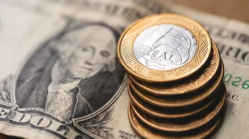 Dólar fecha abaixo de R$ 5 pela primeira vez em mais de dois anos - Imagem