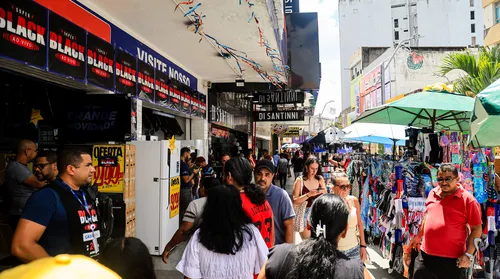 Centro e shoppings funcionam em horário especial em dezembro - Imagem