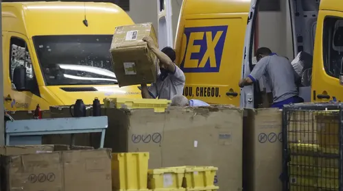 Correios negociam empréstimo de R$ 20 bilhões para equilibrar contas - Imagem