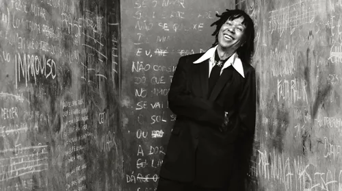 'Estou de tanque cheio': Djavan fala de amor, intuição e 50 anos de carreira em entrevista - Imagem