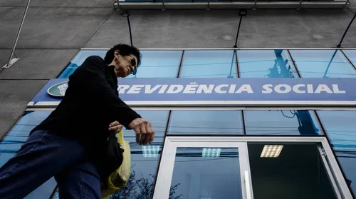 INSS suspende crédito consignado de quatro bancos - Imagem