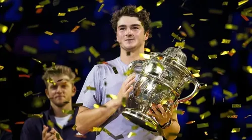 João Fonseca atinge posição histórica após atualização do ranking - Imagem