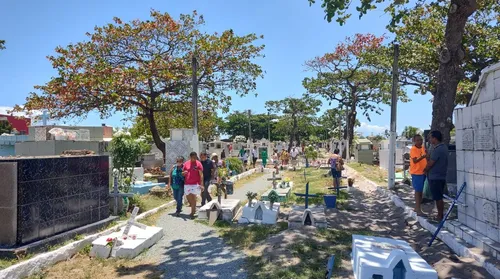 Mais de 50 mil pessoas são esperadas nos cemitérios de Maceió - Imagem
