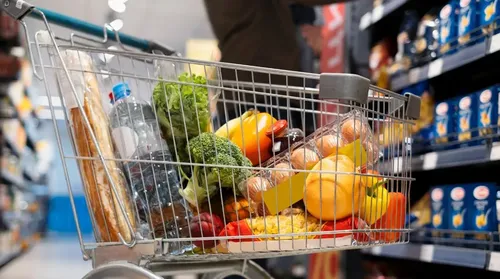 Preço da cesta básica vendida em Maceió recua 11,5% em quatro meses - Imagem