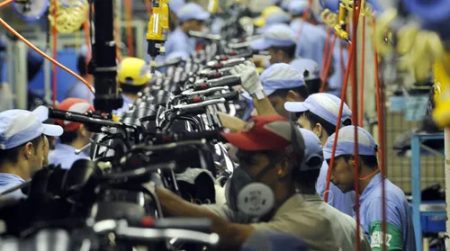 Produção industrial reverte queda e sobe 0,1% em outubro, mostra IBGE - Imagem